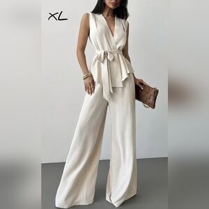 Elegant 2 piece bowtie waiat, wide leg pants suit, XL. Light Beige